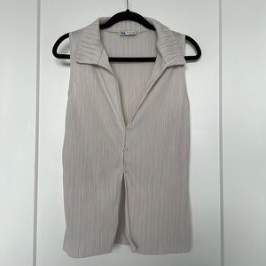 ZARA | Ribbed V-neck 3 Button Down Sleeveless Top